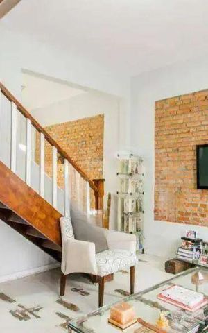 Casa à venda com 240m², 3 quartos e 2 vagas Casa à venda com 240m², 3 quartos e 2 vagasSala