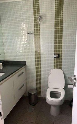 Casa à venda com 260m², 3 quartos e sem vaga Casa à venda com 260m², 3 quartos e sem vagaBanheiro