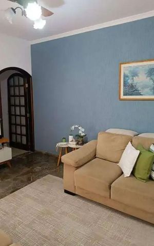 Casa à venda com 280m², 4 quartos e sem vaga Casa à venda com 280m², 4 quartos e sem vagaSala