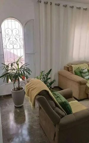 Casa à venda com 280m², 4 quartos e sem vaga Casa à venda com 280m², 4 quartos e sem vagaSala