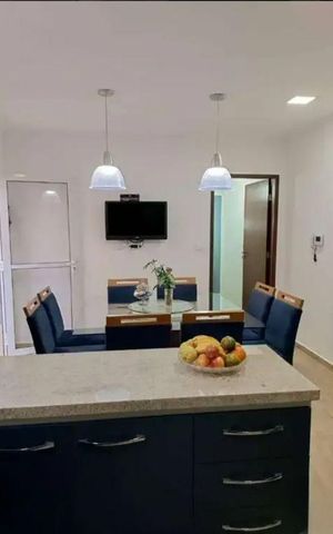 Casa à venda com 280m², 4 quartos e sem vaga Casa à venda com 280m², 4 quartos e sem vagaSala de Jantar