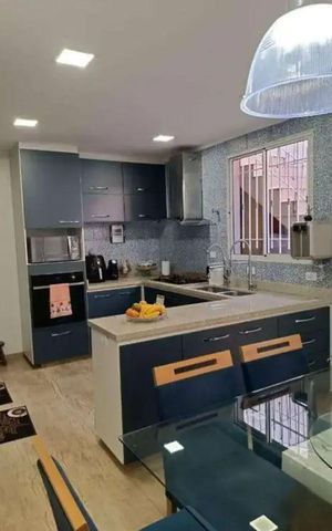 Casa à venda com 280m², 4 quartos e sem vaga Casa à venda com 280m², 4 quartos e sem vagaCozinha