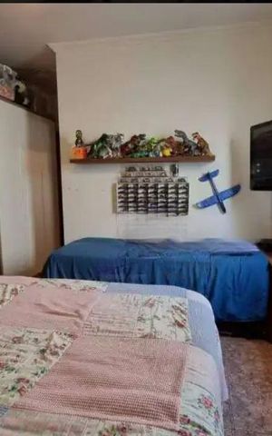 Casa à venda com 240m², 3 quartos e 2 vagas Casa à venda com 240m², 3 quartos e 2 vagasQuarto