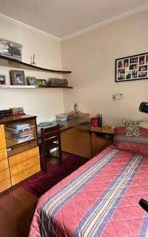 Casa à venda com 300m², 3 quartos e 2 vagas Casa à venda com 300m², 3 quartos e 2 vagasQuarto