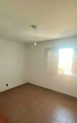 Casa à venda com 240m², 3 quartos e 2 vagas Casa à venda com 240m², 3 quartos e 2 vagasQuarto