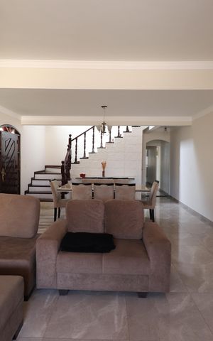 Casa para alugar com 450m², 4 quartos e 6 vagasSala