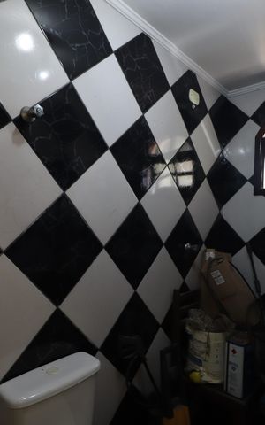 Casa para alugar com 450m², 4 quartos e 6 vagasBanheiro de Serviço