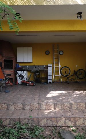 Casa para alugar com 450m², 4 quartos e 6 vagasQuintal