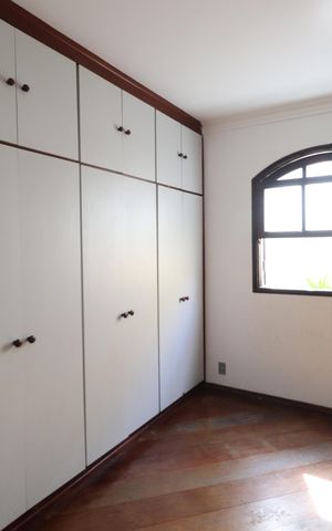 Casa para alugar com 450m², 4 quartos e 6 vagasQuarto 3
