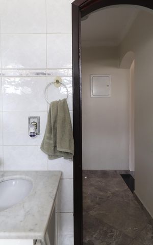 Casa para alugar com 450m², 4 quartos e 6 vagasLavabo