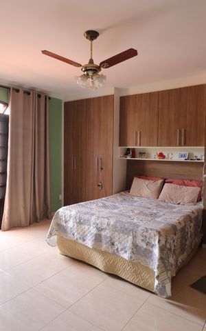 Casa para alugar com 450m², 4 quartos e 6 vagasSuíte