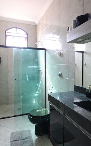 Casa para alugar com 450m², 4 quartos e 6 vagasBanheiro Social