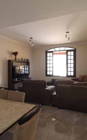 Casa para alugar com 450m², 4 quartos e 6 vagasSala
