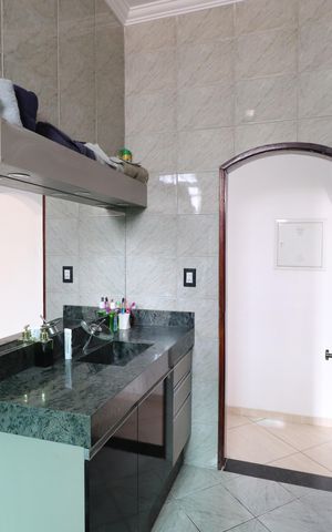Casa para alugar com 450m², 4 quartos e 6 vagasBanheiro Social
