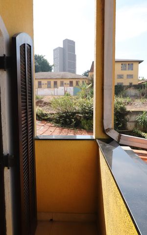 Casa para alugar com 450m², 4 quartos e 6 vagasSacada do Quarto 1