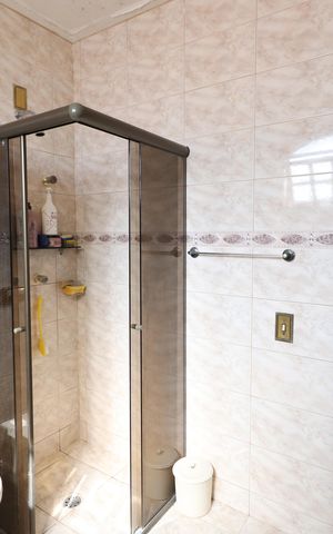 Casa para alugar com 450m², 4 quartos e 6 vagasBanheiro da Suíte