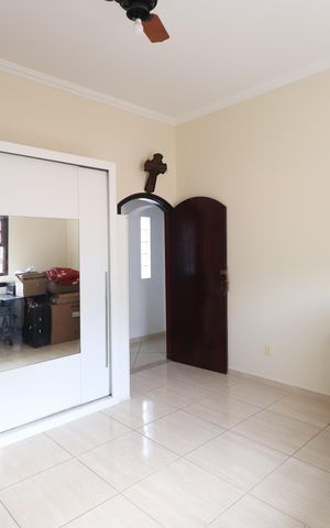 Casa para alugar com 450m², 4 quartos e 6 vagasQuarto 2