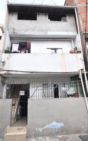 Casa à venda com 100m², 7 quartos e sem vagaFachada