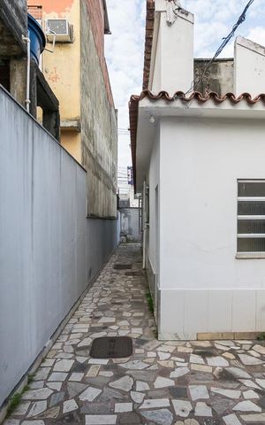 Casa à venda com 250m², 4 quartos e 5 vagas Casa à venda com 250m², 4 quartos e 5 vagasVista da Suíte 4