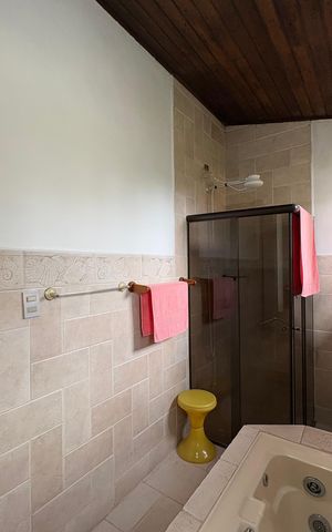 Casa para alugar com 400m², 4 quartos e 3 vagasBanheiro da Suíte
