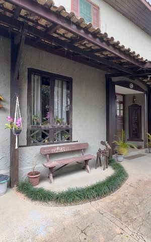 Casa para alugar com 400m², 4 quartos e 3 vagasEntrada da casa