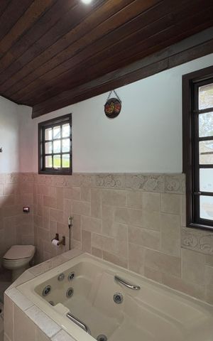 Casa para alugar com 400m², 4 quartos e 3 vagasBanheiro da Suíte