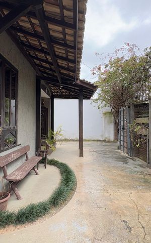Casa para alugar com 400m², 4 quartos e 3 vagasEntrada da casa