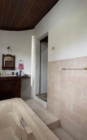 Casa para alugar com 400m², 4 quartos e 3 vagasBanheiro da Suíte