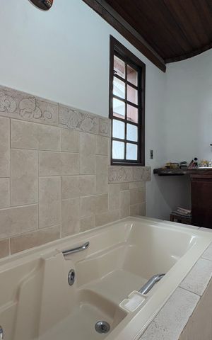Casa para alugar com 400m², 4 quartos e 3 vagasBanheiro da Suíte