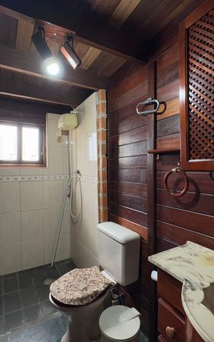 Casa para alugar com 400m², 4 quartos e 3 vagasBanheiro da Edícula 