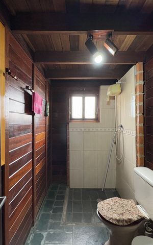 Casa para alugar com 400m², 4 quartos e 3 vagasBanheiro da Edícula 