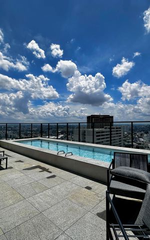 Studio à venda com 30m², 0 quarto e sem vaga Studio à venda com 30m², 0 quarto e sem vagaPiscina