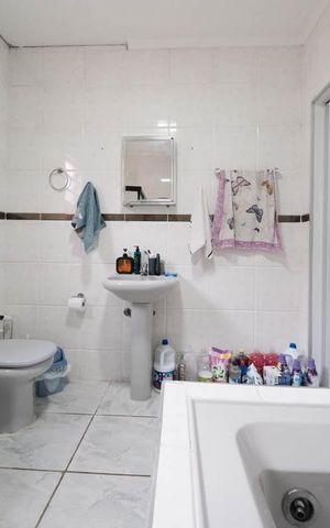 Casa à venda com 262m², 6 quartos e 2 vagasSuíte