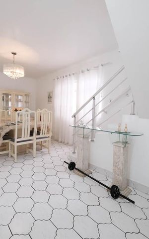 Casa à venda com 262m², 6 quartos e 2 vagasSala de Jantar