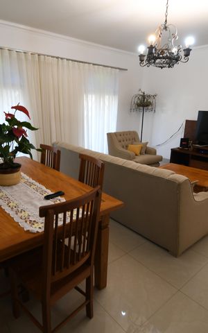 Casa à venda com 207m², 4 quartos e 2 vagasSala