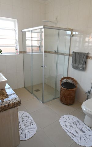 Casa à venda com 207m², 4 quartos e 2 vagasBanheiro 2