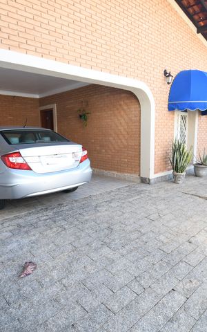 Casa à venda com 207m², 4 quartos e 2 vagasGaragem