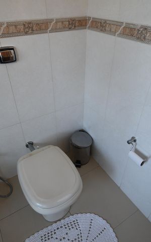 Casa à venda com 207m², 4 quartos e 2 vagasBanheiro 2