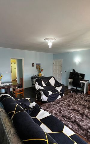 Casa à venda com 200m², 4 quartos e 4 vagasSala