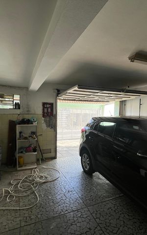 Casa à venda com 200m², 4 quartos e 4 vagasGaragem