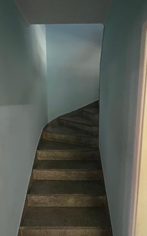 Casa à venda com 200m², 4 quartos e 4 vagasEscada