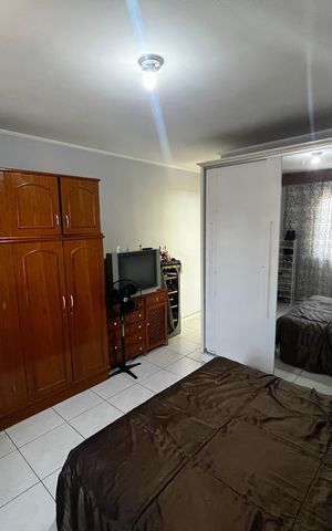 Casa à venda com 200m², 4 quartos e 4 vagasQuarto Suíte
