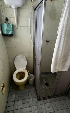 Casa à venda com 200m², 4 quartos e 4 vagasBanheiro de serviço