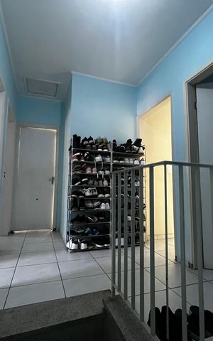Casa à venda com 200m², 4 quartos e 4 vagasEscada