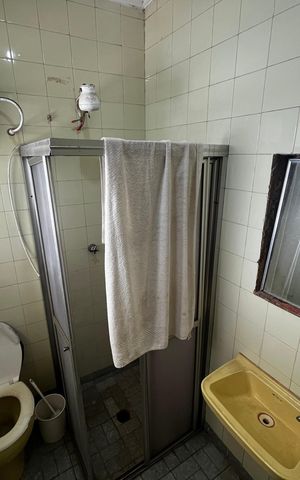 Casa à venda com 200m², 4 quartos e 4 vagasBanheiro de serviço