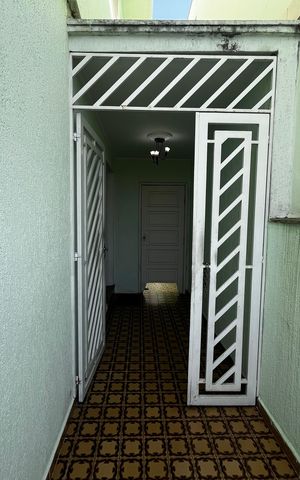 Casa à venda com 200m², 4 quartos e 4 vagasEntrada