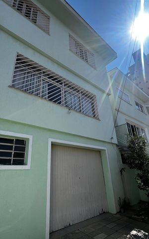 Casa à venda com 200m², 4 quartos e 4 vagasGaragem