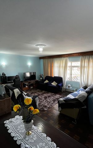Casa à venda com 200m², 4 quartos e 4 vagasSala
