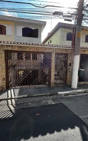 Casa à venda com 210m², 3 quartos e 6 vagasFachada
