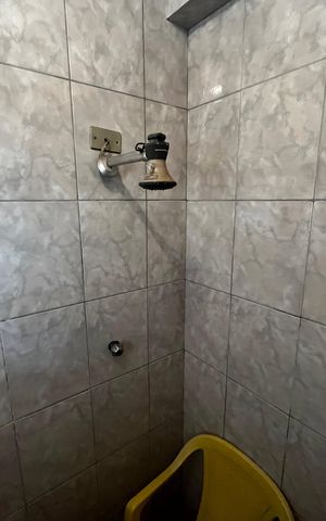 Casa à venda com 210m², 3 quartos e 6 vagasBanheiro de Serviço